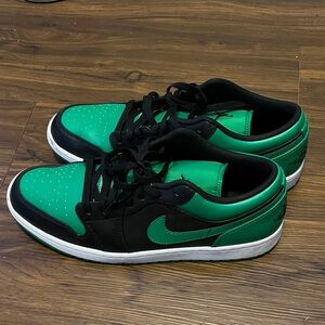 Jordan 1 Low
Lucky Green - Size: 12